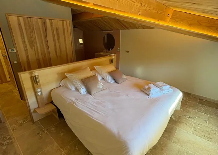 Casa de Férias Mas En Pierre 10 Personnes - Piscines Interieure & Exterieure